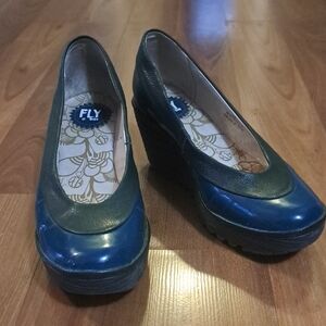 Fly London Women's Teal Green and Navy Blue Wedge Pumps